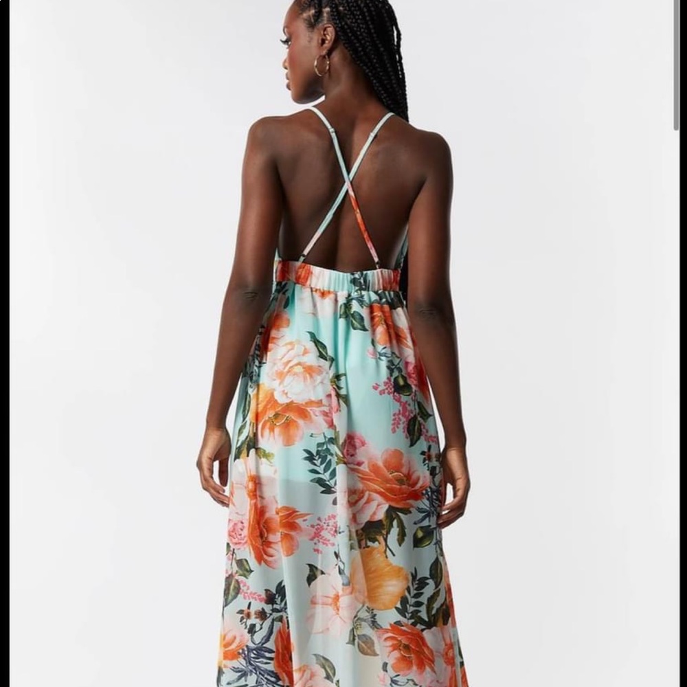 Beautiful flowy dress
